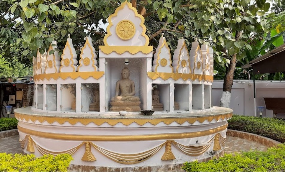 Exploring Buddhist Architecture: Bangladesh Buddhist Monastery in Bodh Gaya